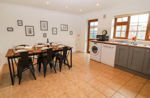 Cemaes Bay House | Yr Hen Efail