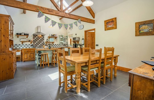 Llanedy Cottage | Ysgubor Hir