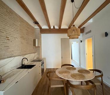 La Roqueta Apartment | Yturralde by Alma Suites