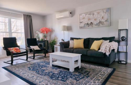 North River Villa | Yuan's Cozy 4BR House in Charlottetown