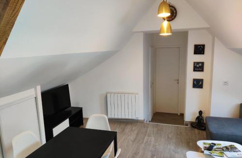 Ernee Apartment | YUCA - appartement COSY 2 chambres intimes Hyper centre d'ERNEE