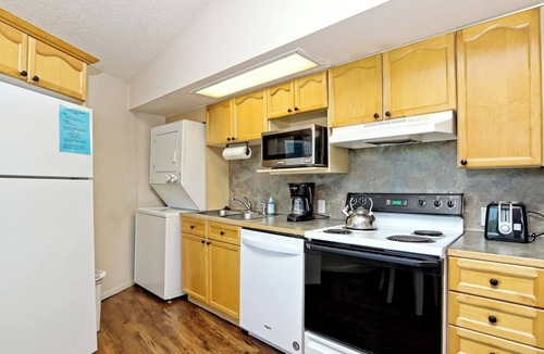 Lakeway Villa | Yucca #18 - Treetop Haven with Pool Access
