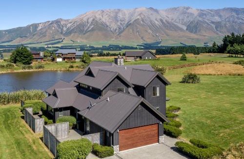 Windwhistle Ski Chalet | Yuki's Chalet - Terrace Downs