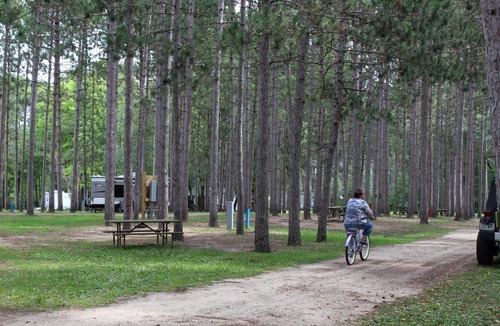 Lyndon Station Hotel | Yukon Trails Campground