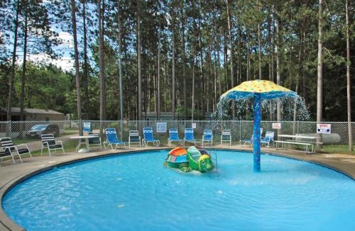 Lyndon Station Hotel | Yukon Trails Campground