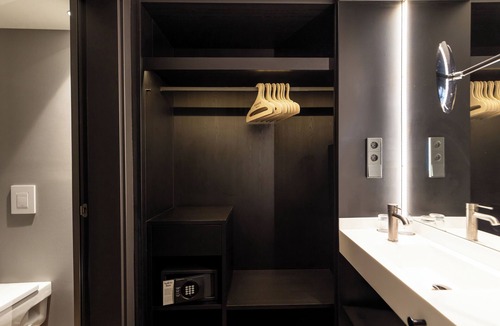 Gothic Quarter Hotel | Yurbban Ramblas Boutique Hotel