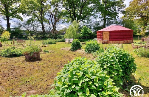 Montenay Cottage | Yurt for 2 Adults & 2 Kids in Serene Nature, Shared Kitchen & Extensive Amenities