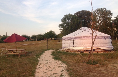 Saint-Leger-sur-Dheune RV Rental | Yurt-Vanity unit-Yourte Mongole