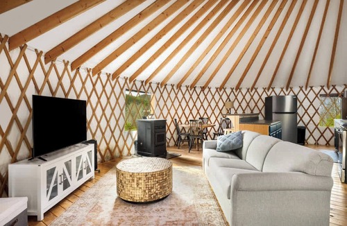 Wardensville House | Yurt w/hot tub & fire pit near Lost River
