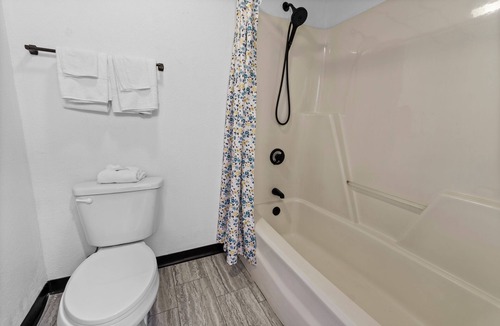 Baxley Hotel | YurZzz Inn