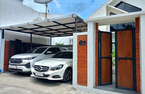 Bangunjiwo Villa | Yustien Homestay Jogja 3 Bedroom - Private Villa