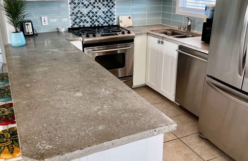 Galveston House | Zachary Beach House, Ocean views & walk to beach!