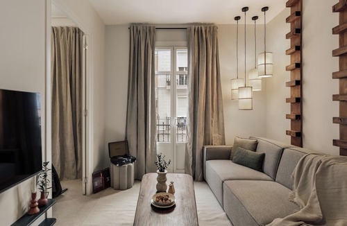 El Poble-sec Apartment | Zafiro - 3 bedrooms and balcony in Sants