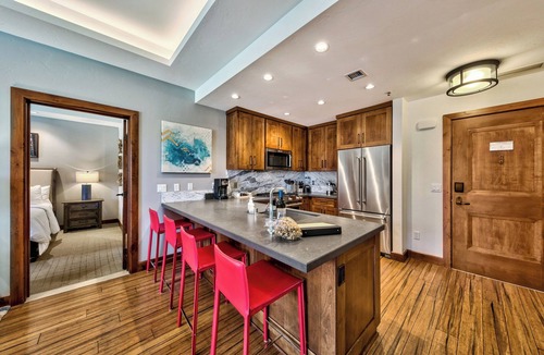 Lakeside Park Condo | Zalanta #214 Modern 2BR Near Gondola