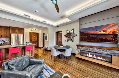 Lakeside Park Condo | Zalanta #214 Modern 2BR Near Gondola