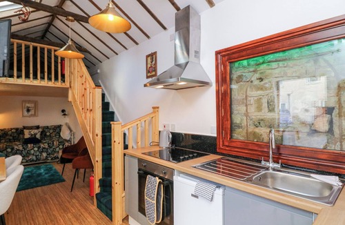 Sherwood Forest Cottage | ZANDER'S CAVE in Edwinstowe