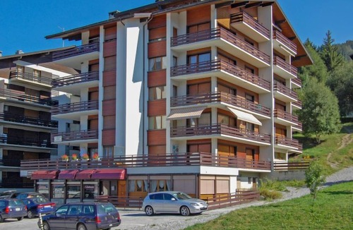 Saint-Pierre-de-Clages Apartment | Zanfleuron A1 by Interhome