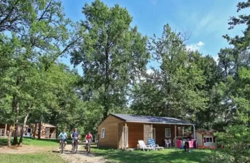 Sainte-Catherine-de-Fierbois Ski Chalet | ZEcamping 5 étoiles parc aquatique locatif BBQ 35m2