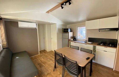 Villeneuve-les-Maguelone House | ZEcamping 2* piscine mobil-home TV clim 35m2 6 pers