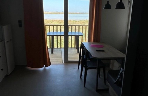 Villeneuve-les-Maguelone House | ZEcamping 2* piscine animaux acceptés mobil-home TV clim 25m2 4 pers