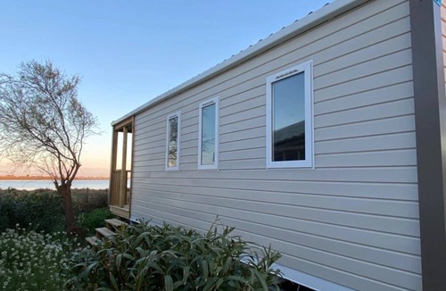 Villeneuve-les-Maguelone House | ZEcamping 2* piscine animaux acceptés mobil-home TV clim 25m2 4 pers