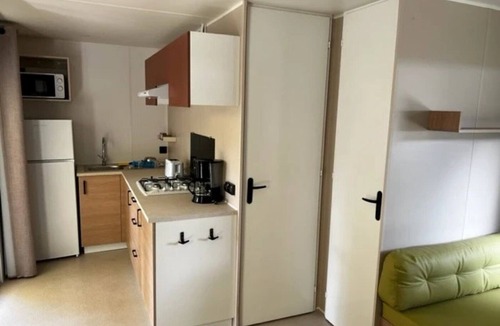 Villeneuve-les-Maguelone House | ZEcamping 2* piscine dog friendly mobil-home TV clim 32m2 4 pers