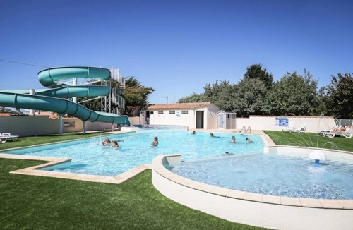 La Mothe-Achard House | ZEcamping 3* animé piscine couverte tente TV LV BBQ 29m2