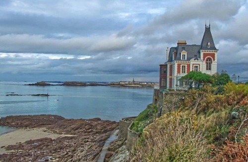 Saint-Benoit-des-Ondes House | ZEcamping 1* 2km plage dog friendly roulotte 22m2 3 pers