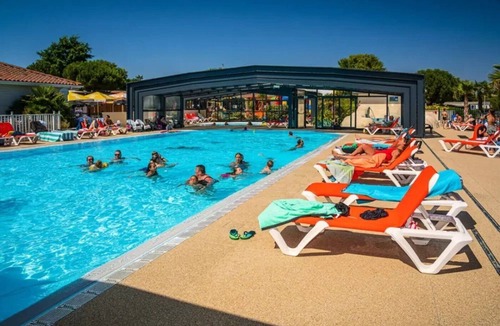 Tharon-Plage House | ZEcamping 4* - Parc Aqua - Plage à 1 km - Dog friendly - MH TV Plancha