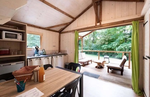 Bar-sur-Aube House | ZEcamping 2 étoiles piscine couverte dog friendly jacuzzi locatif BBQ 27m2