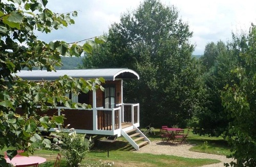 Bar-sur-Aube House | ZEcamping 2 étoiles piscine couverte chiens acceptés roulotte 18m2 4 pers