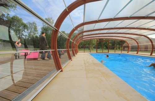 Bar-sur-Aube Cabin | ZEcamping 2 étoiles piscine couverte pet friendly sauna locatif 7m2 2 pers