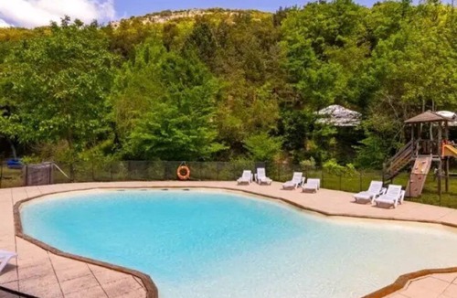 Fenouillet House | ZEcamping 2 étoiles pataugeoire piscine chalet 6m2 2 pers