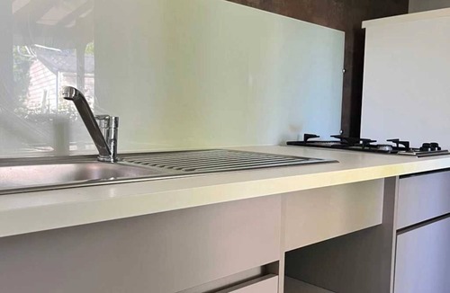 Angicourt House | ZEcamping 2* chiens acceptés locatif TV clim 30m2 4 pers