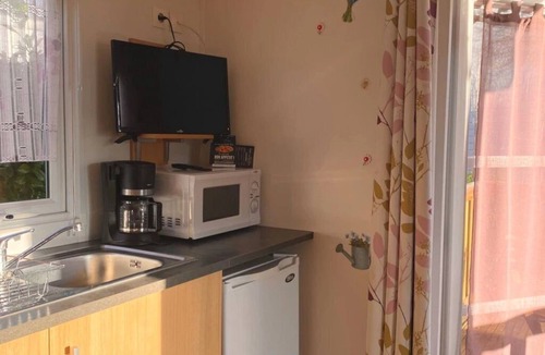 Angicourt House | ZEcamping 2* chiens acceptés locatif TV clim 20m2 2 pers
