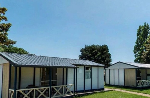 Plestin-les-Greves Ski Chalet | ZEcamping 2 étoiles piscine couverte chiens acceptés hammam et jacuzzi