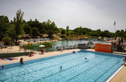 Monclar-de-Quercy Ski Chalet | ZEcamping 3 étoiles dog friendly avec piscine couverte et chauffée