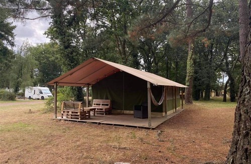 Guemene-Penfao House | ZEcamping 3 étoiles animé piscine chauffée tente 35m2 5 pers