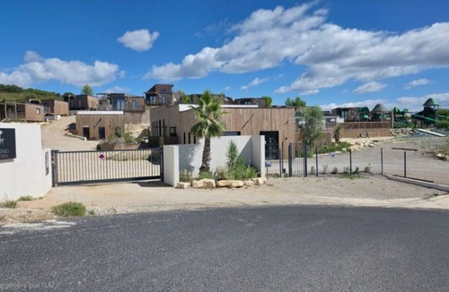 Calvisson House | ZEcamping 3 étoiles parc aquatique fitness mobil-home TV BBQ clim 30m2