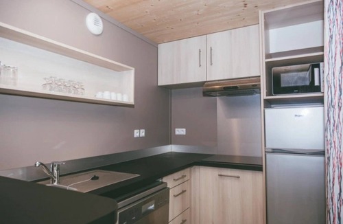 Malansac Ski Chalet | ZEcamping 3 étoiles animaux acceptés piscine et restaurant
