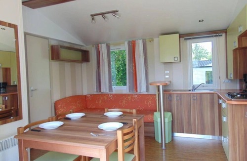 Avrille House | ZEcamping 3 étoiles animé piscine couverte pet friendly locatif TV