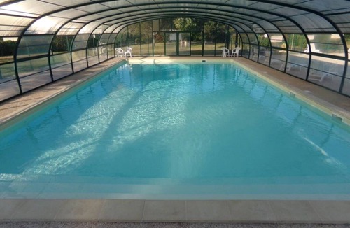 Beynat Ski Chalet | ZEcamping 3 étoiles animaux acceptés tennis piscine couverte