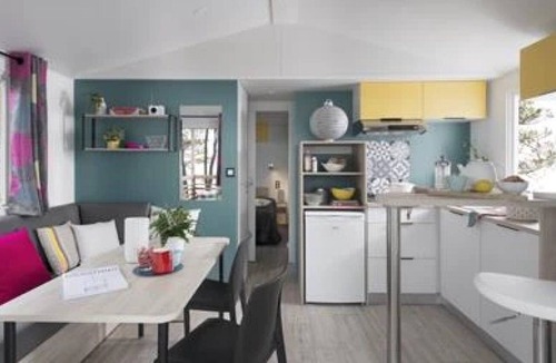 Florac House | ZEcamping 3 étoiles animé piscine chauffée chiens acceptés locatif TV