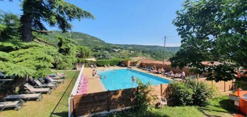 Darbres Ski Chalet | ZEcamping 3 étoiles bien-être - piscine - soirées animées