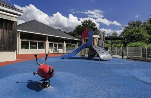 Saumur Ski Chalet | ZEcamping 3 étoiles dog friendly piscine couverte