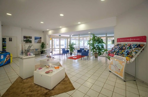Saumur Ski Chalet | ZEcamping 3 étoiles dog friendly piscine couverte