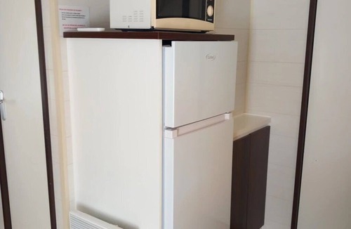 Fabrezan House | ZEcamping 3 étoiles familial toboggans locatif TV BBQ clim 28m2 4 pers