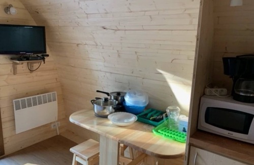 Chateauroux Ski Chalet | ZEcamping 3 étoiles familial locatif TV BBQ clim 16m2