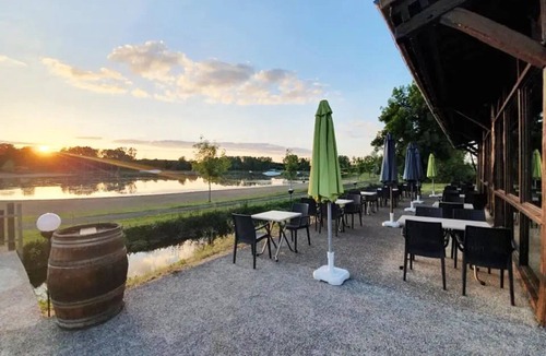 Moncontour Ski Chalet | ZEcamping 3 étoiles espace aquatique animaux acceptés chalet 35m2 8 pers