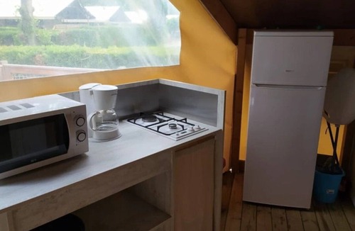 Saint Maime Cabin | ZEcamping 3 étoiles espace aquatique animaux acceptés animations locatif 21m2
